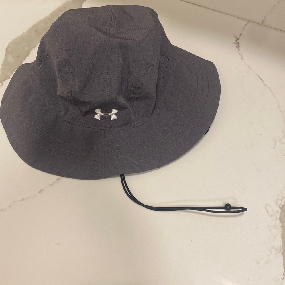 Under Armour Bucket hat